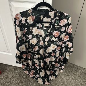 Torrid - Size 2 (18/20) - Floral Top